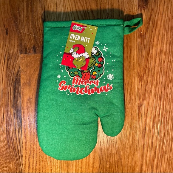 NWT GRINCH CHRISTMAS OVEN MITTS - Picture 5 of 8